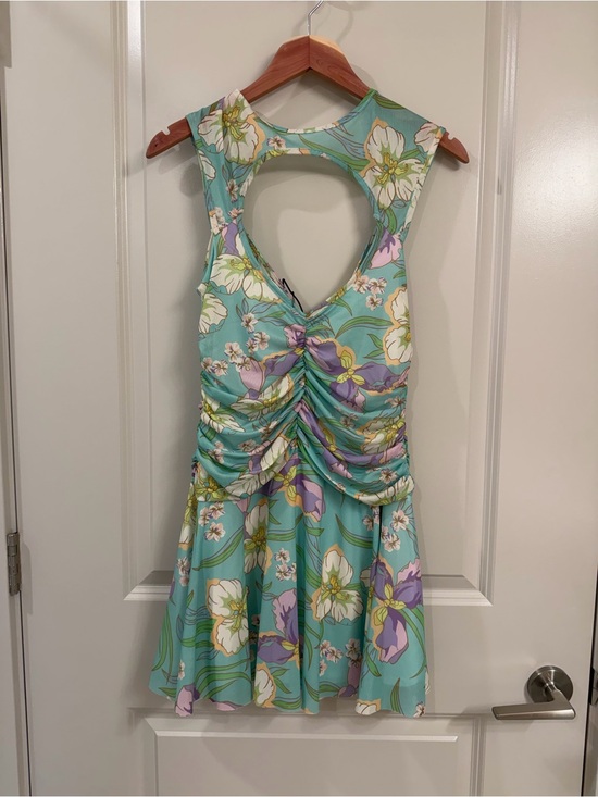 Self Contrast Dresses & Skirts - Self Contrast Floral Ruched Keyhole Mini Dress in Aqua SZ S NWT